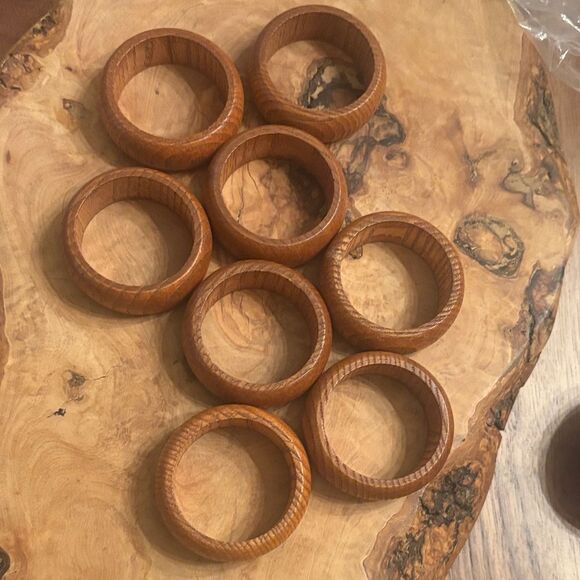 Set of 8 Wooden Napkin Rings - Picture 1 of 5